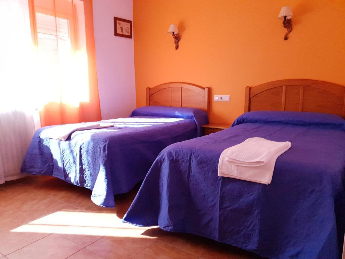 Hostal Rio Mundo Riópar エクステリア 写真